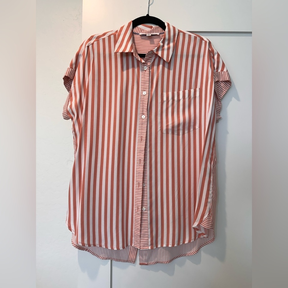 EUC! Striped coral and White women’s button up casual Shirt
